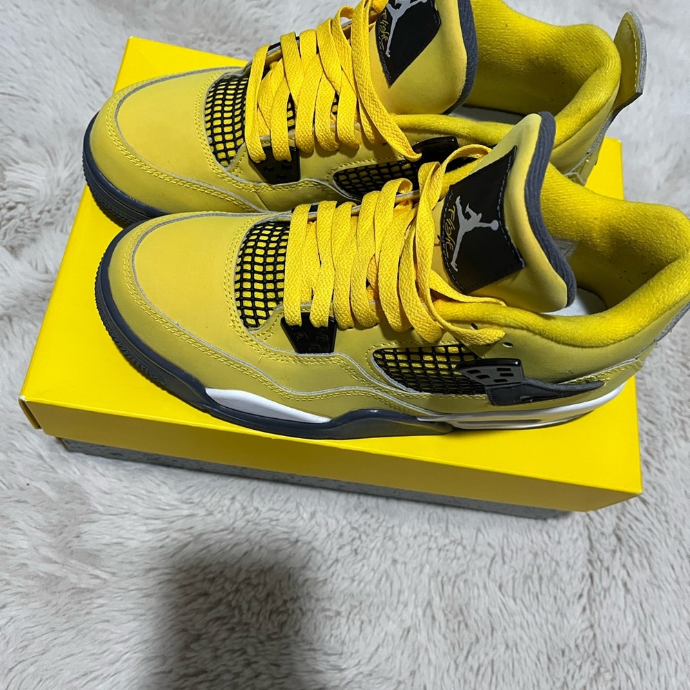 Jordan Kids Sneakers in Yellow and Black
